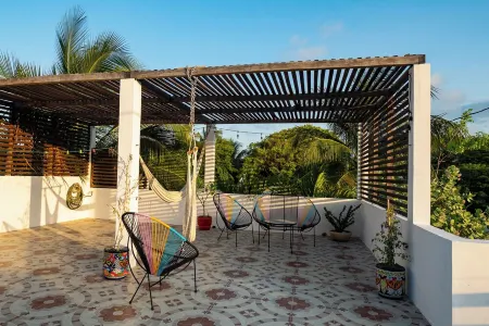 Charming 2-bedroom villa in wonderful Chuburná Puerto with WiFi, AC