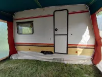 Vintage 4-seater caravan for adventure departing from Brittany! Các khách sạn ở Cesson-Sevigne