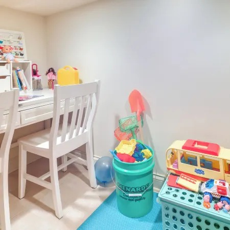 1 Mi to Indiana Dunes NP: Spacious Gary Home!