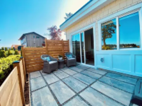 Seaside Haven Oceanfront Suite - Private Hot Tub Hotels in Sidney