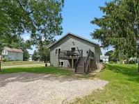 Baraboo Bungalow Hotels in Baraboo