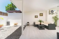 Fare Kenzo Hotels in Pirae