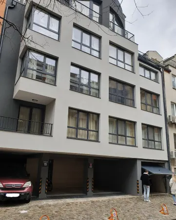 "The Two Twins" New Two-Bedroom Guest Apartment - 5, Varna, Bulgaria Отели рядом с достопримечательностью «Приморский парк»