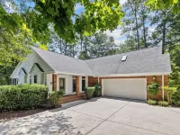 The Big Golf House- 10 miles to Clemson Hotels in Seneca