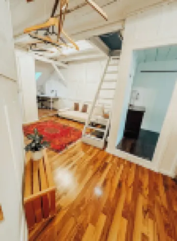 Old apartment in the heart of the city with terrace