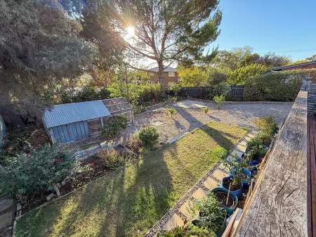 Ocean Breeze Stylish 4BR Retreat Отели в г. Port Willunga