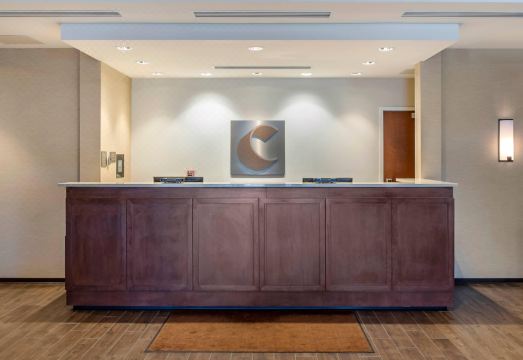 컴포트 인 & 스위트 클락스턴