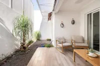 Beautiful Condo just steps from Avenida Escazu!