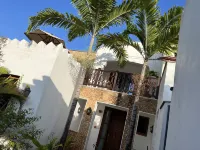 Stunning 5 Bedrooms Villa Directly On The Beach