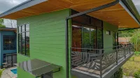Casa Esmeralda-5min to La Fortuna, King beds BBQ & pool, parking on property