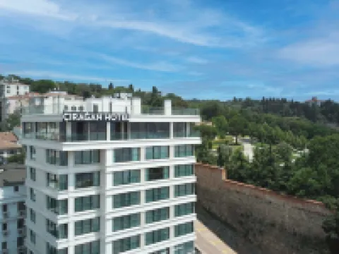 Çırağan Hotel Bosphorus Dolmabahçe Sarayı yakınındaki oteller