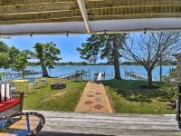Riverfront Cottage: Fire Pit & Kayaks Hotels in Middlesex County