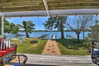 Riverfront Cottage: Fire Pit & Kayaks