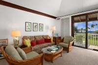 Tropical Lanai and Spacious Living - Bright Coastal Retreat