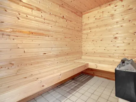 "Holmwith" - 200m from the Sea