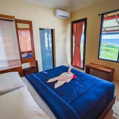 Soka Indah Restaurant & Bungalows Hotel berhampiran Pantai Mejan