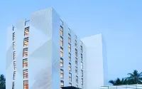 La Lucia Boutique Hotel by Prasanthi Hotel di 