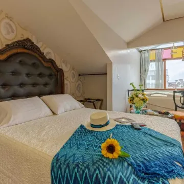 Hotel Azul de la Plaza by Chat Noir