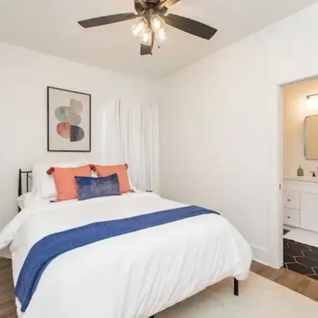Downtown Hammond 2 Bedroom, 2 Bath Newer Condo