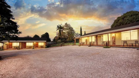 Alstonville Settlers Motel Отели в г. Юг Лисмор