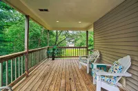 Cape Cod Home w/ Deck ~ 3 Mi to Beaches - Wifi