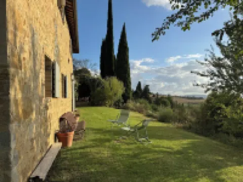 Podere Fontebernardi, authentic Tuscan farmhouse overlooking Pienza.