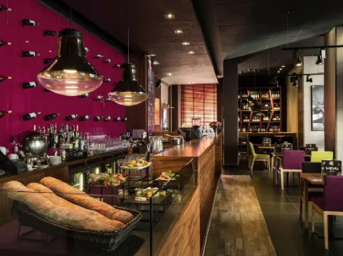 Hotel Mercure Warszawa Grand Отели рядом с достопримечательностью «The Water Allegory»