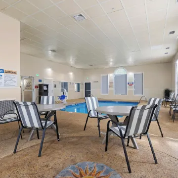 Best Western Crown Inn  Suites