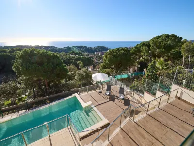 Beautiful villa with terrace near beach Hotels in 