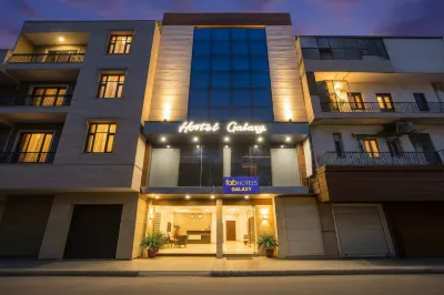 FabHotel Galaxy - Nr Patel Nagar Metro Hoteles cerca de ARRAY LOGIC