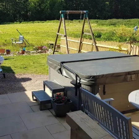 3 Bedroom Cottage - Hot Tub Garden Parking