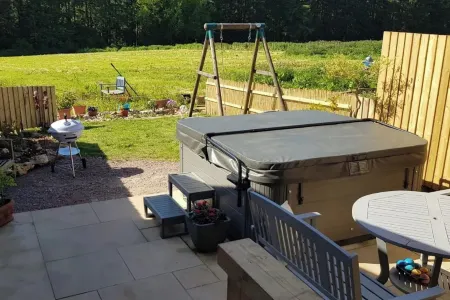 3 Bedroom Cottage - Hot Tub Garden Parking
