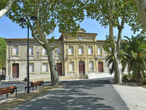 Blissful Stay in Mandourelle - Apartments