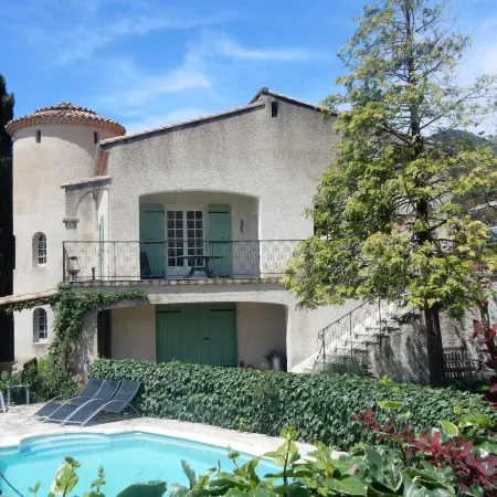 Sunny Villa Stay in Nyons