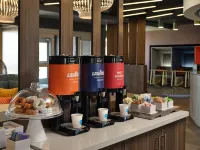 Tru by Hilton Tupelo - breakfast