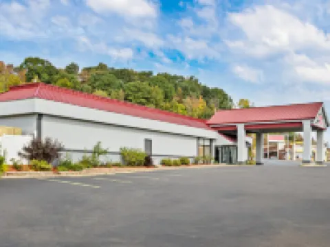 Red Roof Inn Cambridge, Oh โรงแรมในCambridge