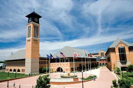 Holiday Inn Grand Rapids Downtown Отели рядом с достопримечательностью «DeVos Place»