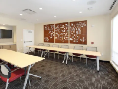 タウンプレース・スイート・グローブシティ・マーサー/アウトレット スプリングフィールドのホテル