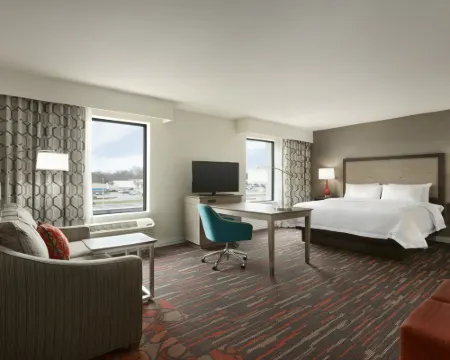 Hampton Inn & Suites St. Louis/Alton Hotels in Alton