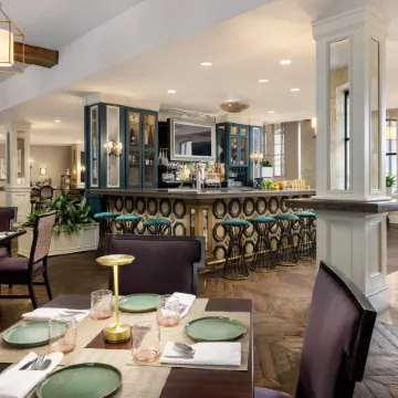 The Riverfront Hotel New Orleans Отели рядом с достопримечательностью «Конференц-центр Morial»