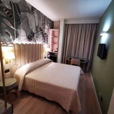 Hotel Balcony Các khách sạn gần Cung điện Strozzi