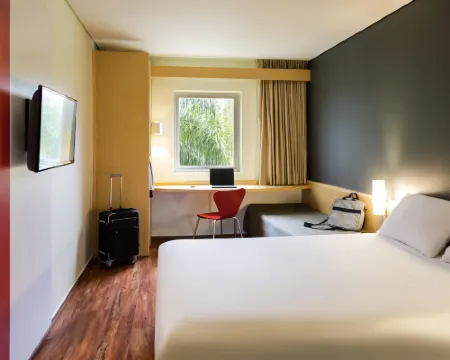 Ibis Monterrey Valle Zimmer Photos