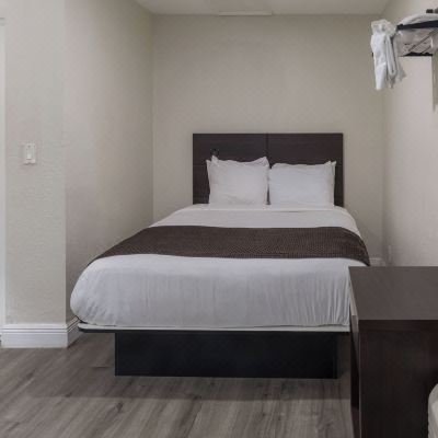 Classic Queen Room-Non-Smoking Ocean Reef Hotel Promo Code