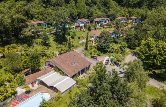 伊杜克丘陵酒店