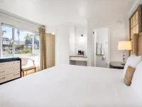 Pacific Crest Hotel Hotels near Kunin Wines
