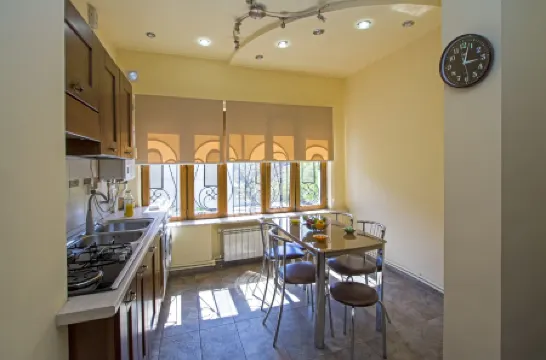 葉裡溫精品飯店