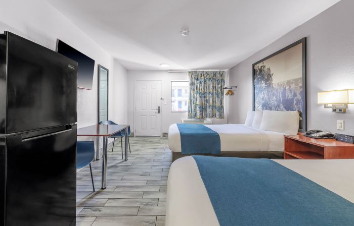 Days Inn & Suites by Wyndham Flagstaff Near University
