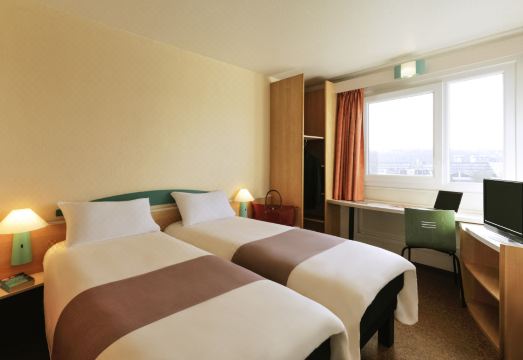 이비스 샤를루아 상트르 가르