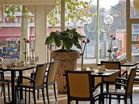 Best Western Hotel President Отели рядом с достопримечательностью «Боннский университет»