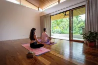 Capitán Suizo Beachfront Boutique Hotel - Gym
